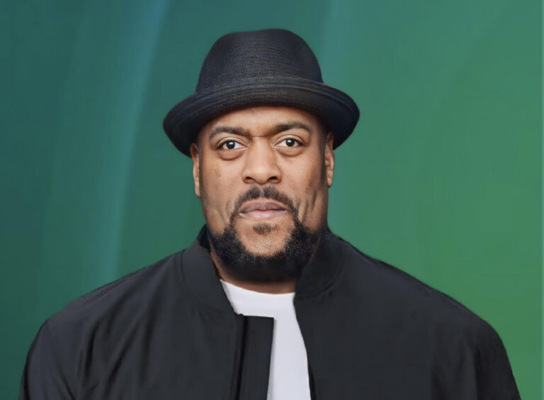 Gospel Legend John P. Kee is back with ‘Throwback: An Evening with John P. Kee, Part 1’, releasing on Black Friday
